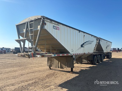 2017 Doepker Super B-Train Lead Grain Trailer