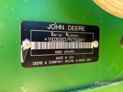 2015 John Deere 635D 35 ft Draper Combine Header