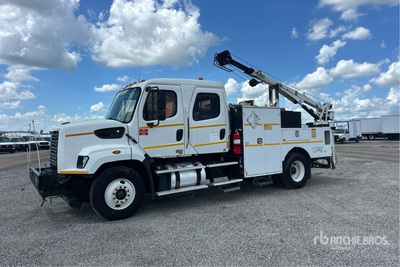 2013 Freightliner 108SD 4x2 Camion de servicios