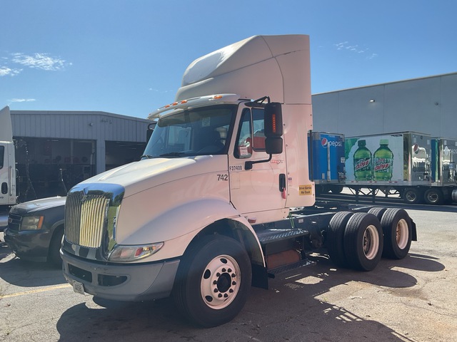2009 International 8600 6x4 T/A Day Cab Truck Tractor