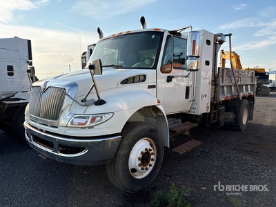 2012 International 4300 SBA 4x2 Autocarro ribaltabile (Inoperable)