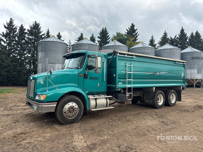International 9200 6x4 Camion à grains