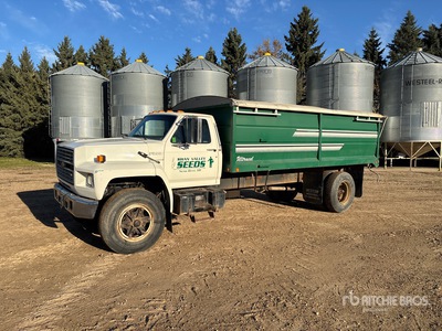 1989 Ford 800 4x2 Grain Truck