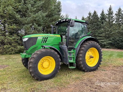 2013 John Deere 6170R جرار ذو دفع رباعي