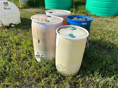 Quantity of (4) Chemical Barrels Varios, Plasticos y quimicos