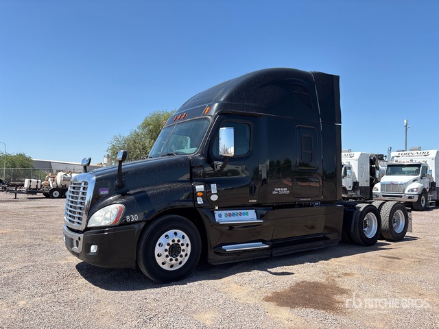 2016 Freightliner Cascadia 125 6x4 T/A Sleeper Truck Tractor