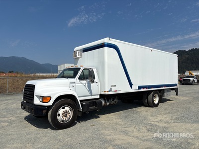 1999 Ford F800 4x2 Van Truck