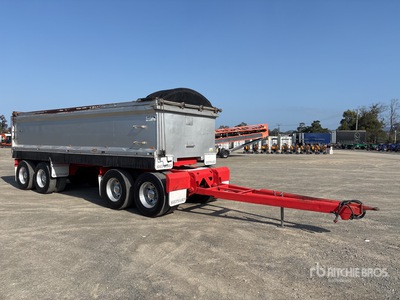2009 Shephard 7.2 m Quad Dog End Dump Trailer