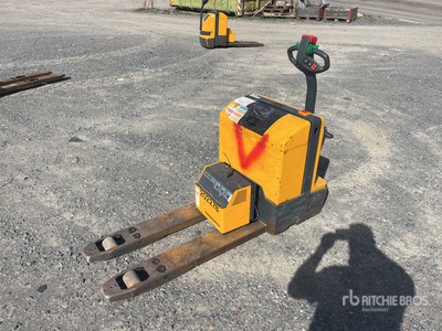 2005 Jungheinrich EJE220 Electric Pallet Jack