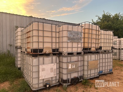 (17) Water Pallet Tanks