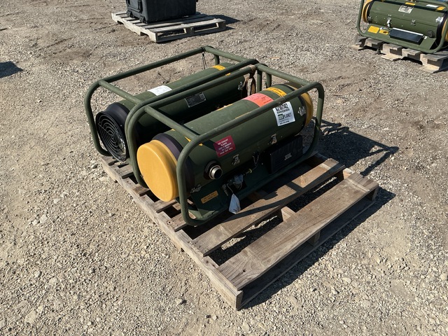 (2) Hunter SHC35 Space Heaters (2) Hunter SHC35 Space Heaters