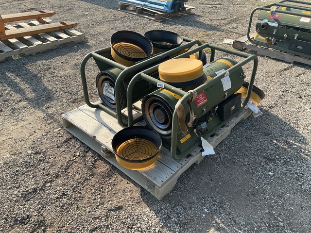 (2) Hunter SHC35 Space Heaters (2) Hunter SHC35 Space Heaters