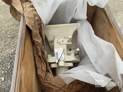 Oshkosh 1910310 Self-Guided Coupler