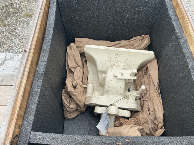 Oshkosh 1910310 Self-Guided Coupler