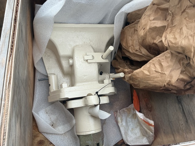 Oshkosh 1910310 Self-Guided Coupler