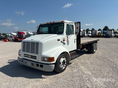 2000 International 4700 LPX 4x2 Flatbed Truck