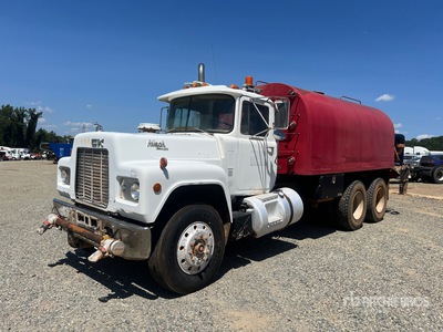 1989 Mack R688ST 6x4 Water Truck