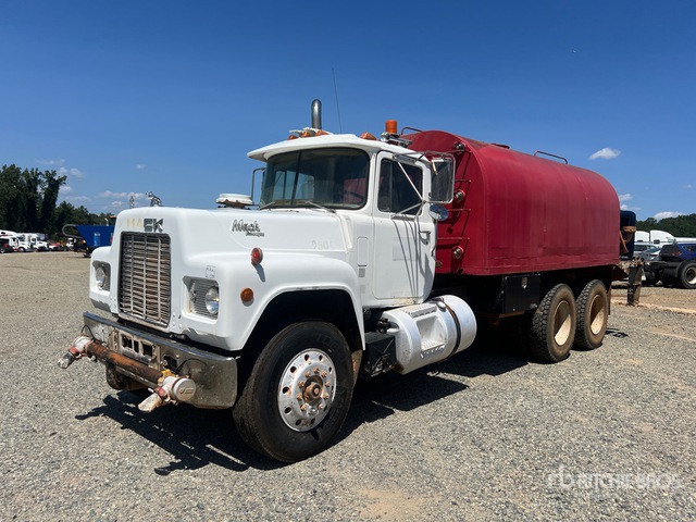 Camion citerne à eau 