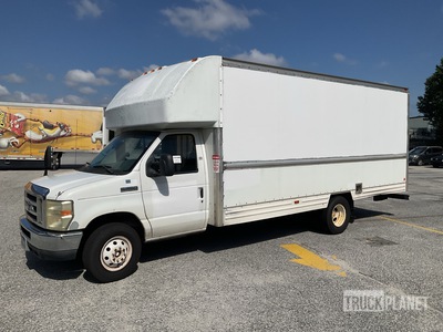 2008 Ford E-350 4x2 Fourgon surélevé