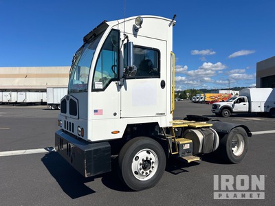 2017 Autocar 4x2 Spotter Truck