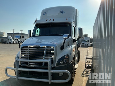 2016 Freightliner Cascadia 113 CNG 4x2 S/A Day Cab Truck Tractor
