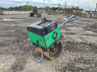 Mecalac Rouleau poussé