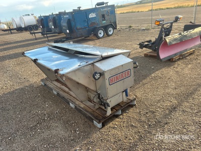 2014 Hiniker Salt Spreader