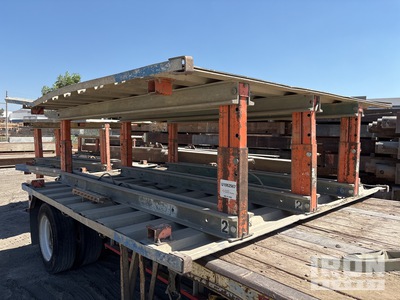 Qty of 1 10 ft x 10 ft Aluminum معدات بناء متنوعة