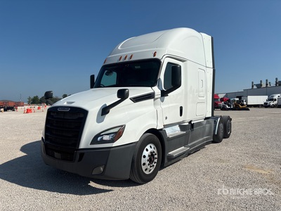 2018 Freightliner Cascadia 126 6x4 T/A Sleeper Truck Tractor