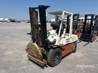 Nissan EGH02A30V 6000 lb Pneumatic Tire Forklift (Inoperable)