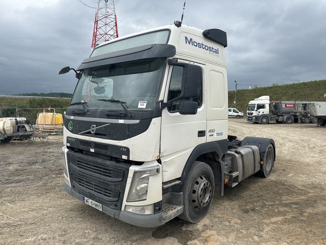 2016 Volvo FM450 4x2 Sleeper Truck Tractor
