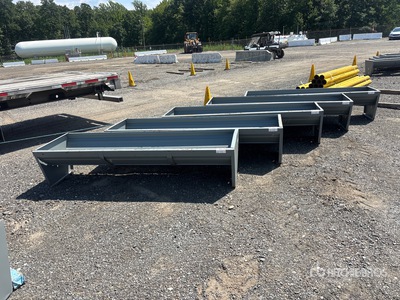 Quantity of (5) 2025 Kit Containers CF-90-V2025 90" مغذية المواشي