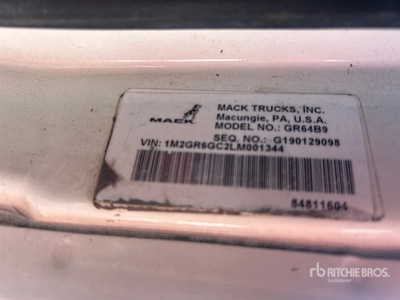 2020 Mack GR64B9 6x4 Camión rodante