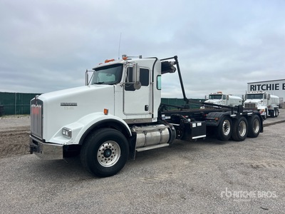 2013 Kenworth T800 8x4 Camion porteur à faux-cadre basculant