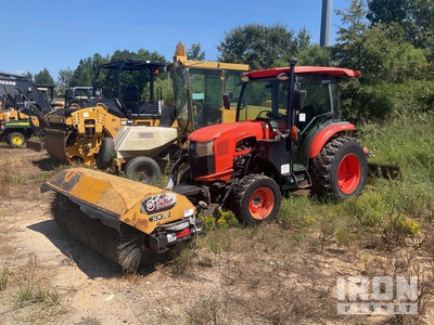 2018 Kubota L5460 Tractor escoba