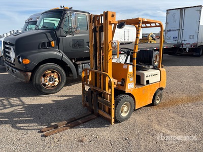1982 Datsun FG103 3000 lb Pneumatic Tire Forklift