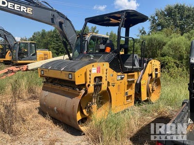 2016 Cat CB44B Double Drum Roller