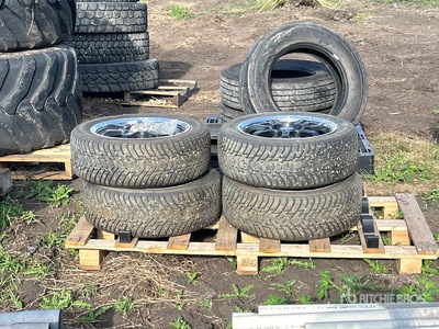 Quantity of (4) Nokian 215/55R17 Tires