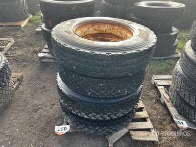 Quantity of (4) Hankook 11R24.5 Tires