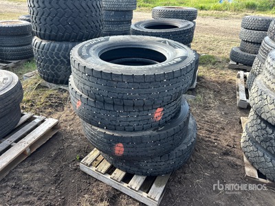 Quantity of (4) Hankook 11R24.5 Tires