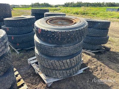 Quantity of Michelin 11R24.5 Tires