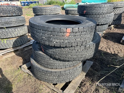 Quantity of (4) Hankook 11R24.5 Banden
