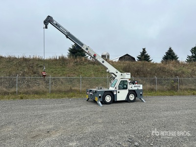 2018 Grove YB4409-2 18000 lb 4x4 رافعة كاري ديك