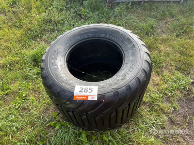 BKT Flotation 648 700/40R22.5 Tires