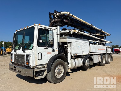 2007 Putzmeister 38Z 38 m on 2007 Mack MR688 8x4 Camion pompe à béton