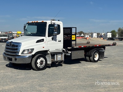 2018 Hino 268 4x2 Flatbed Truck