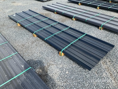 Quantity of (50) 2025 Kit Containers 12 ft Corrugated Tin Divers - Matériaux de construction (Unused)
