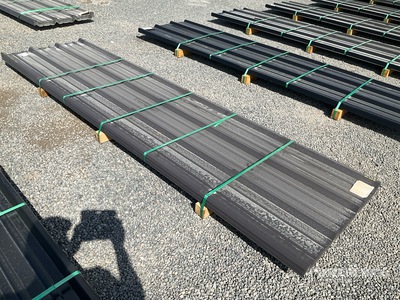 Quantity of (50) 2025 Kit Containers 12 ft Corrugated Tin Divers - Matériaux de construction (Unused)