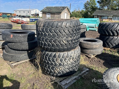 Quantity of (2) Michelin 710/45R22.5 إطارات المعدات