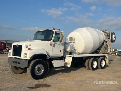 2002 International 5500i 8x4 Camion malaxeur